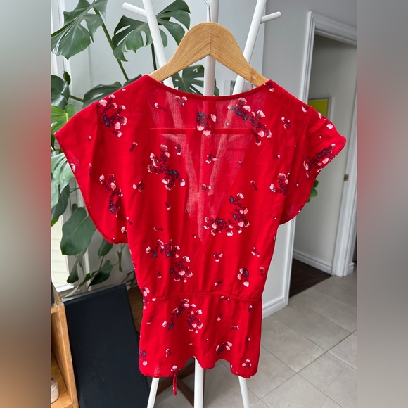 Red front wrap top with pink flower details, size S - Picture 2 of 2
